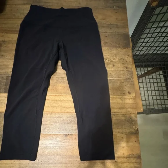 Lululemon Athletica Black Capri Leggings - Picture 3 of 5